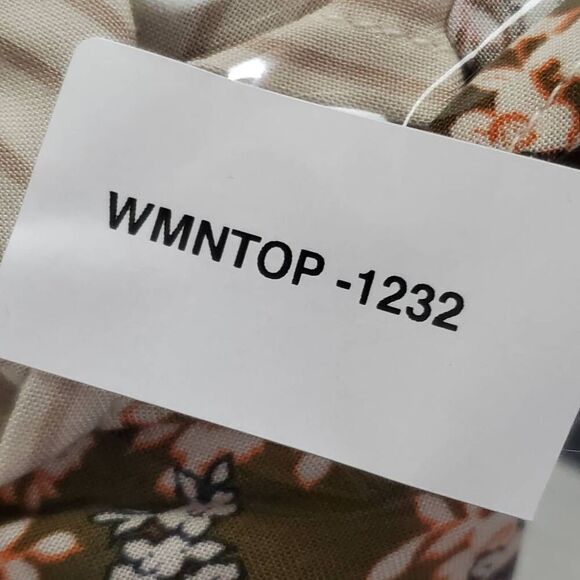 Mystree Medium/Large Floral Open Front Cover Top - Picture 9 of 9